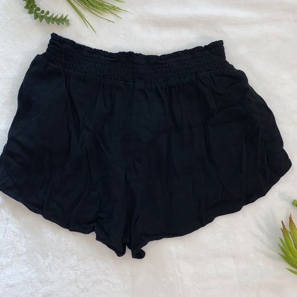 Black flowy shorts. Size M. - Picture 2 of 2